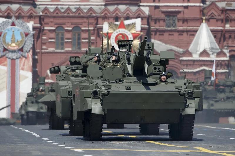 Триумфальный дебют: Какое оружие впервые показали на прошлых парадах Победы и ждать ли 9 Мая «Орешник»