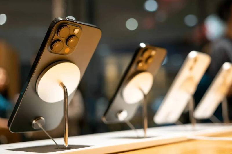 Сравнение iPhone 17 Pro и iPhone 16 Pro: отличия, характеристики, стоит ли брать