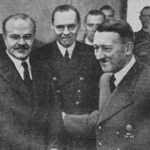 Гитлер пригласил Молотова в комнату отдыха: почему союз Германии и СССР был невозможен
