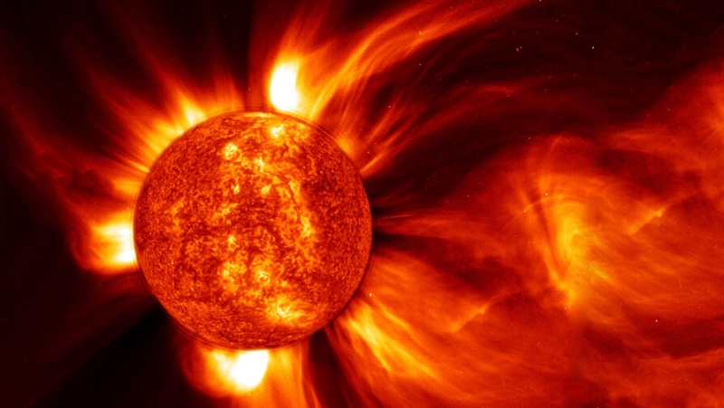 На Земле началась магнитная буря почти максимального уровня. Как она повлияет на людей?