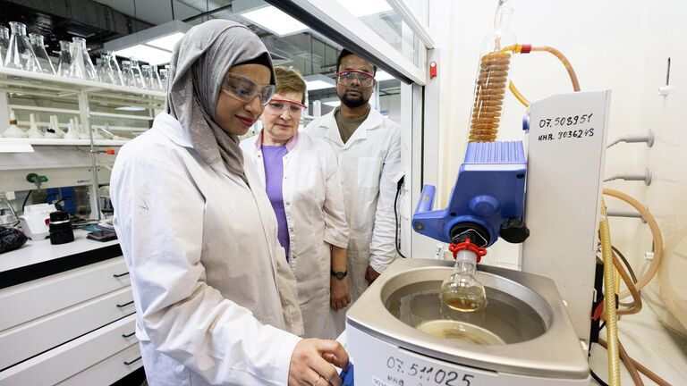 Ученые создали альтернативное молоко с отходами виноделия