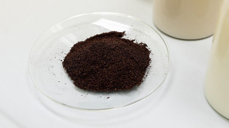 Ученые создали альтернативное молоко с отходами виноделия