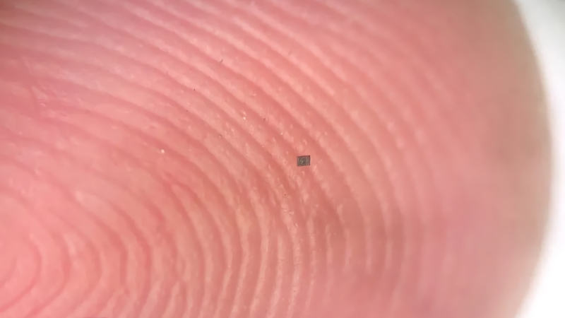 Ученые создали автономных микророботов размером с бактерию