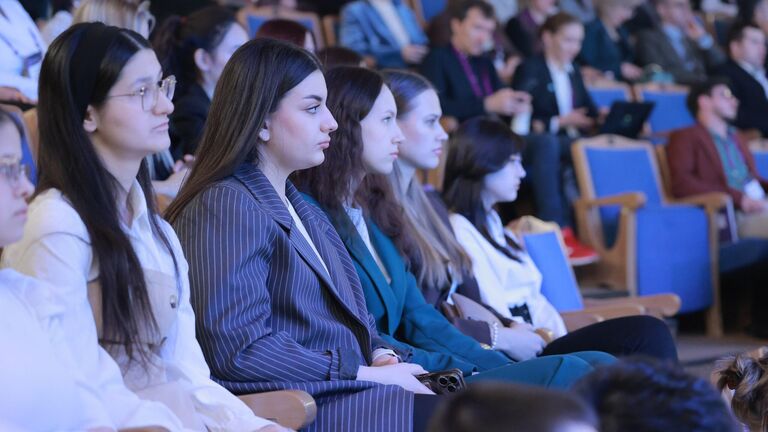 Новые геномные и биомедицинские технологии стали темой форума в Сургуте